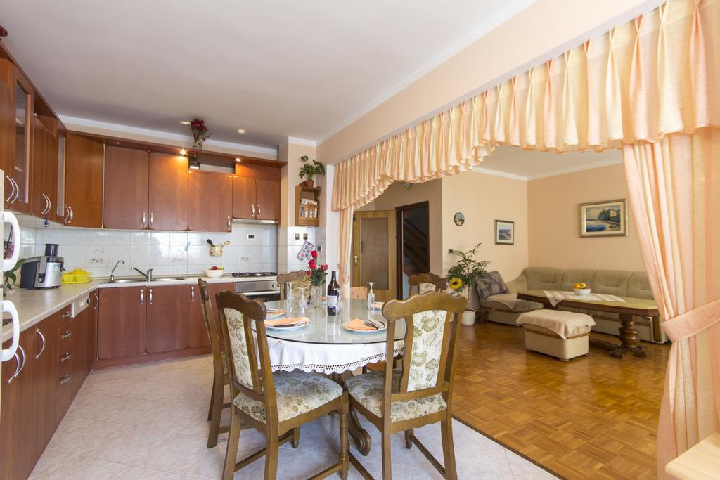 Apartment Pecirep Pula Room photo