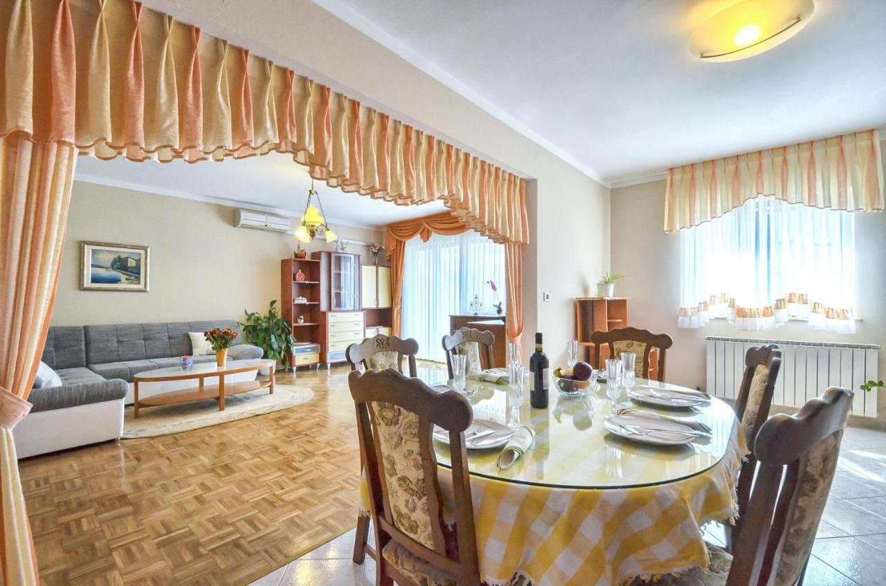 Apartment Pecirep Pula Exterior photo